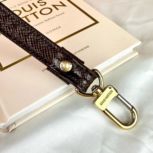 Louis Vuitton Brown Taiga Leather Wristlet Strap - Picture 4 of 6